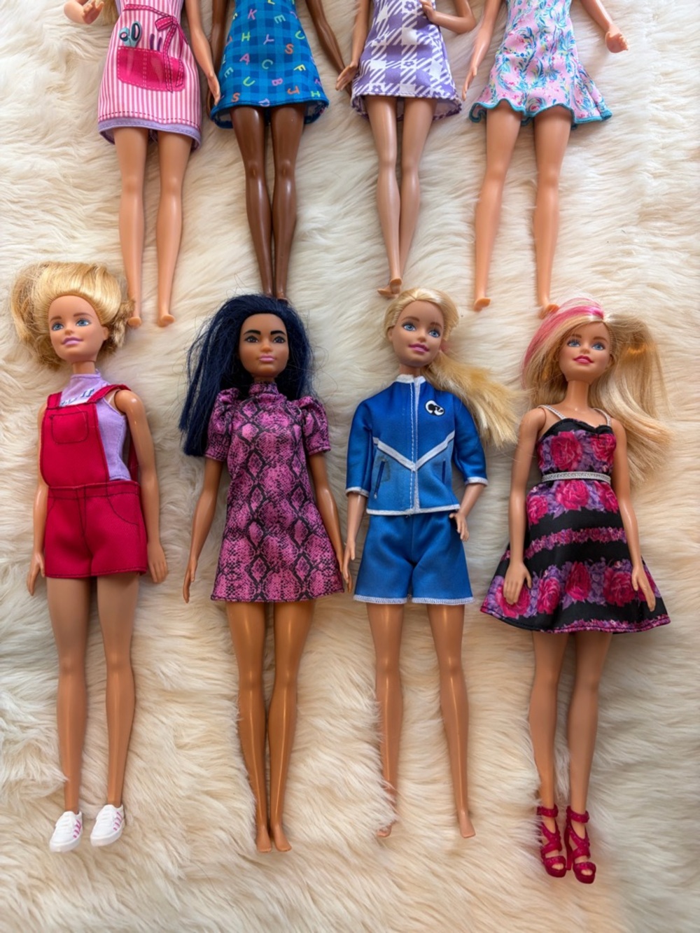 Barbie’s bundle - Picture 3 of 3